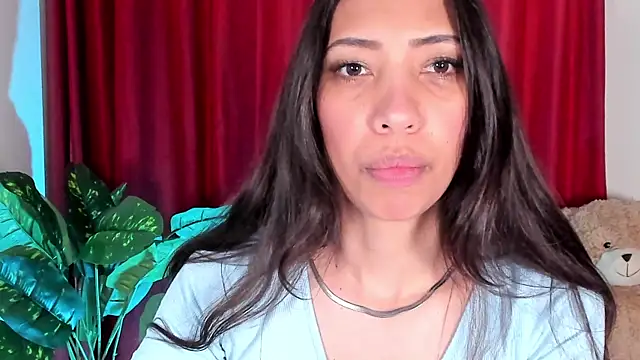 Miss veronicaa2 online show from October 2025 01:00:01 PM