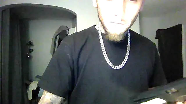 Snapshot of cruz815 chatting on November 2025 06:55:01 AM cruz815 online show from November 2025 06:55:01 AM