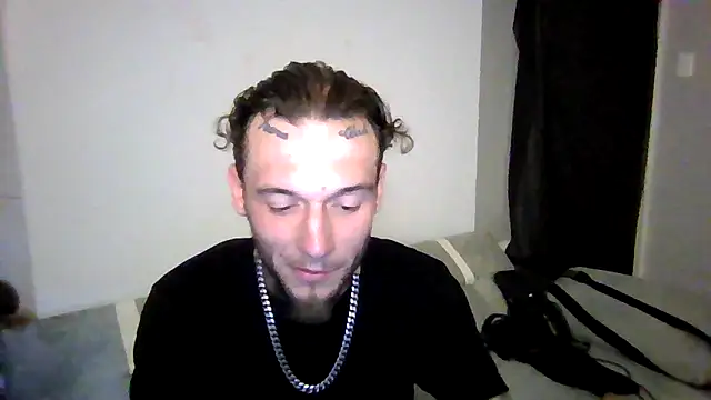 Snapshot of cruz815 chatting on November 2025 10:21:01 PM cruz815 online show from November 2025 10:21:01 PM