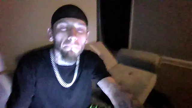 Snapshot of cruz815 chatting on November 2025 10:26:01 AM cruz815 online show from November 2025 10:26:01 AM