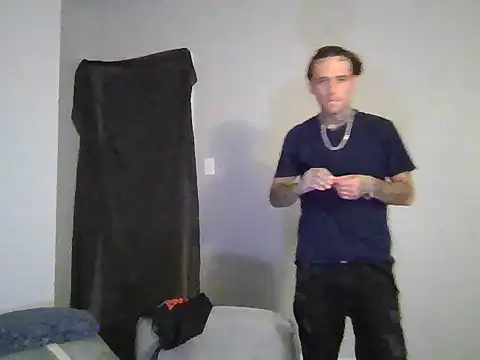 Snapshot of cruz815 chatting on November 2025 10:25:01 PM cruz815 online show from November 2025 10:25:01 PM