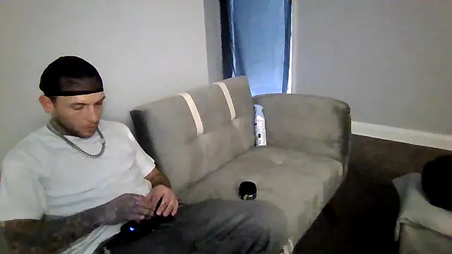 Snapshot of cruz815 chatting on November 2025 07:05:02 PM cruz815 online show from November 2025 07:05:02 PM