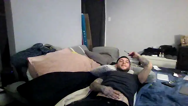 Snapshot of cruz815 chatting on December 2025 03:34:02 AM cruz815 online show from December 2025 03:34:02 AM