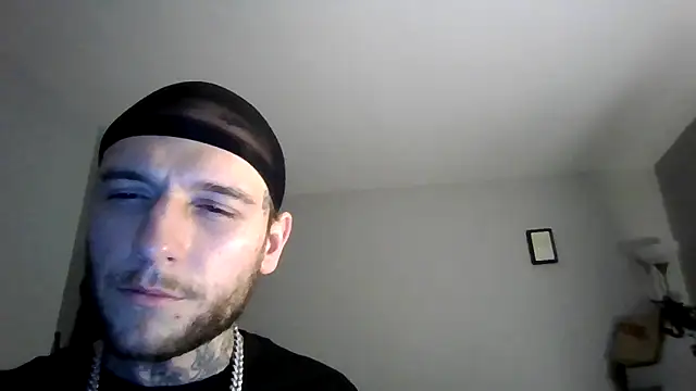 Snapshot of cruz815 chatting on December 2025 12:17:02 AM cruz815 online show from December 2025 12:17:02 AM