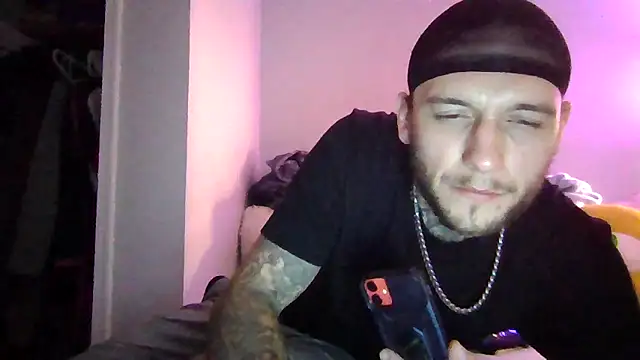 Snapshot of cruz815 chatting on December 2025 10:27:01 PM cruz815 online show from December 2025 10:27:01 PM