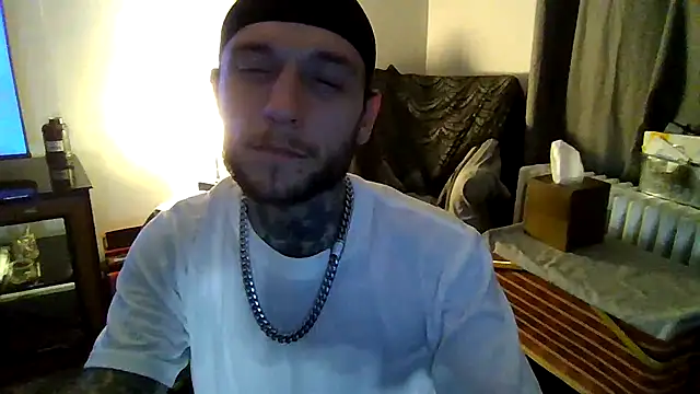 Snapshot of cruz815 chatting on December 2025 01:12:02 AM cruz815 online show from December 2025 01:12:02 AM