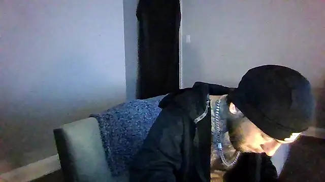 Snapshot of cruz815 chatting on January 2026 02:26:01 AM cruz815 online show from January 2026 02:26:01 AM