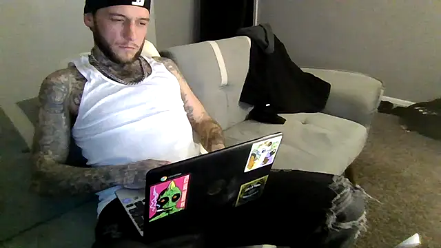 Snapshot of cruz815 chatting on January 2026 11:07:01 PM cruz815 online show from January 2026 11:07:01 PM