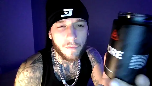 Snapshot of cruz815 chatting on January 2026 01:31:02 AM cruz815 online show from January 2026 01:31:02 AM