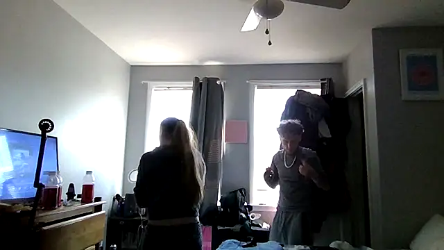 cruz815 online show from March 2026 06:24:02 PM