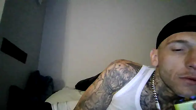 cruz815 online show from June 2026 06:37:02 AM