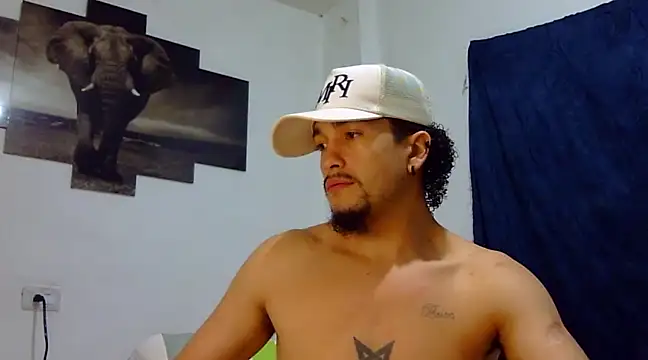 Snapshot of Keiviid chatting on February 2025 11:01:02 AM Keiviid online show from February 2025 11:01:02 AM