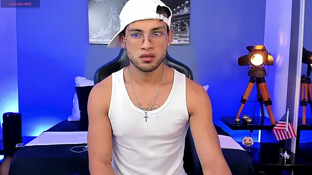 Snapshot of Max_Conor1 chatting on April 2026 03:02:01 AM Max Conor1 online show from April 2026 03:02:01 AM
