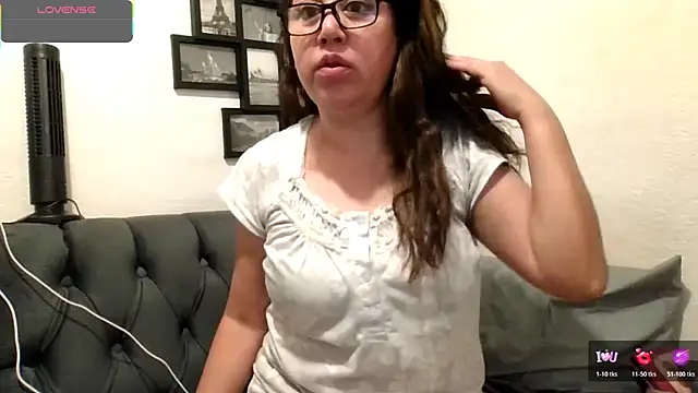 MirandaLatinaLovely online show from March 2026 04:46:01 PM