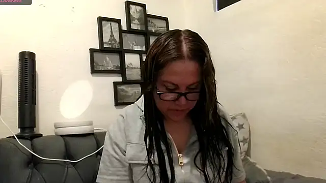MirandaLatinaLovely online show from May 2026 05:21:01 PM