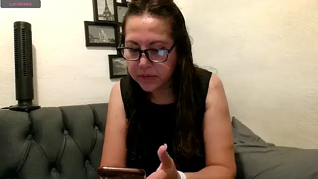 MirandaLatinaLovely online show from May 2026 05:54:02 PM