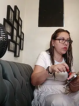 MirandaLatinaLovely online show from July 2026 04:58:01 PM