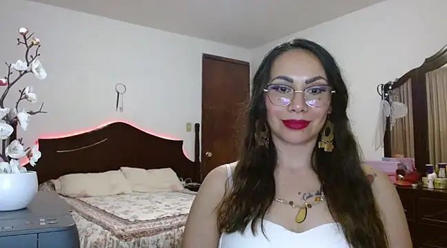 Snapshot of AloLovely_ chatting on February 2025 02:53:01 AM AloLovely online show from February 2025 02:53:01 AM