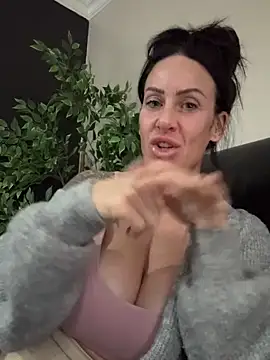 Snapshot of goddess-harper chatting on December 2025 11:16:02 AM goddess-harper online show from December 2025 11:16:02 AM