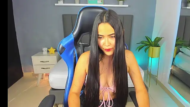 alessia leroy online show from February 2025 09:07:02 PM