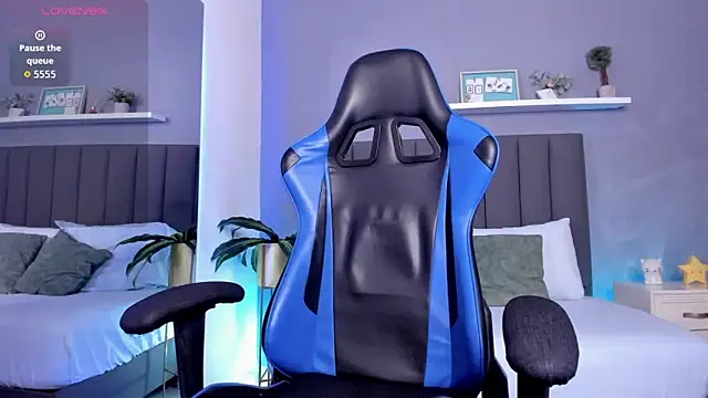 alessia leroy online show from September 2025 07:40:02 PM