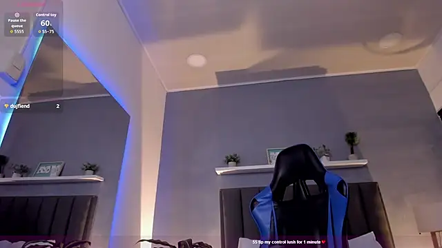 alessia leroy online show from December 2025 07:29:02 PM