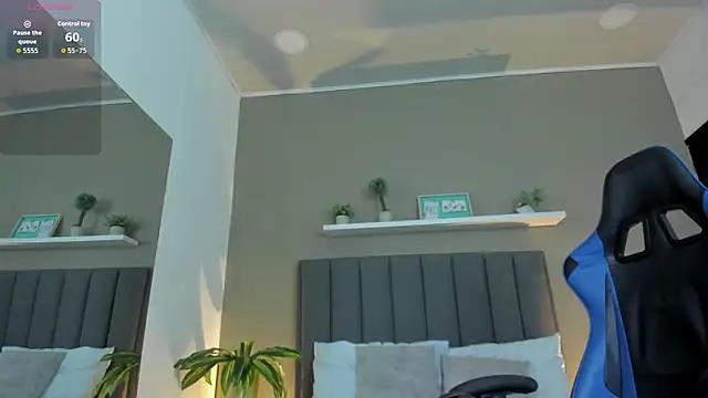 Snapshot of alessia_leroy chatting on March 2026 08:04:01 PM alessia leroy online show from March 2026 08:04:01 PM