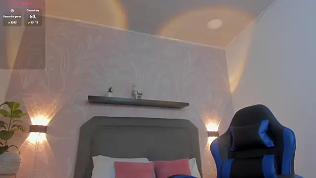 Snapshot of alessia_leroy chatting on April 2026 07:47:02 PM alessia leroy online show from April 2026 07:47:02 PM