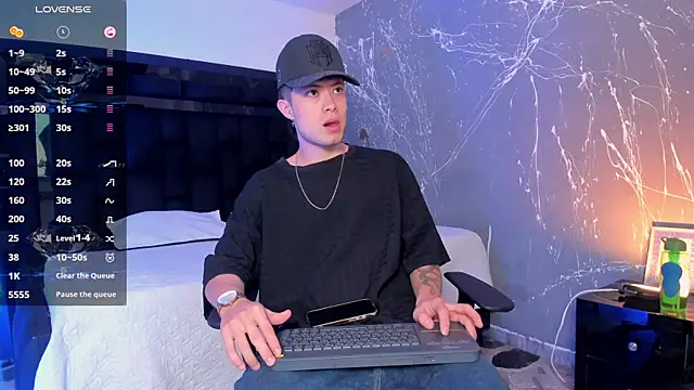 marcuscollins1  online show from October 2025 02:24:01 PM