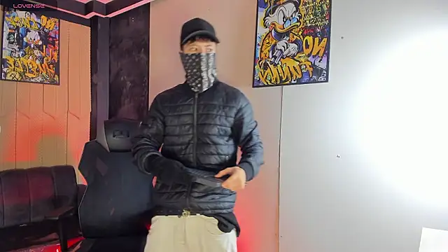 marcuscollins1  online show from February 2026 12:10:02 PM