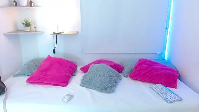 Roxy Stonee online show from September 2025 07:25:01 PM