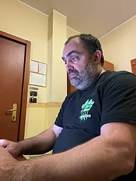 Snapshot of fuocovivo4 chatting on January 2025 07:08:01 PM fuocovivo4 online show from January 2025 07:08:01 PM