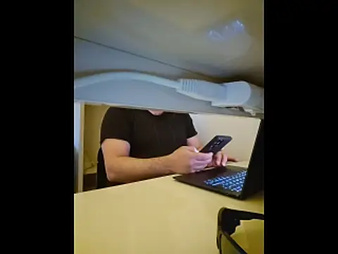 fuocovivo4 online show from March 2026 04:33:01 PM