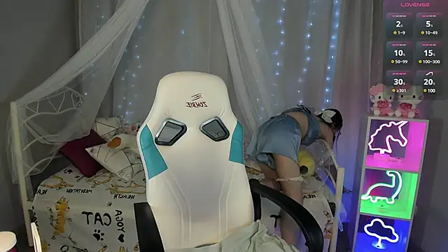 kaisajenner online show from February 2025 08:33:02 AM