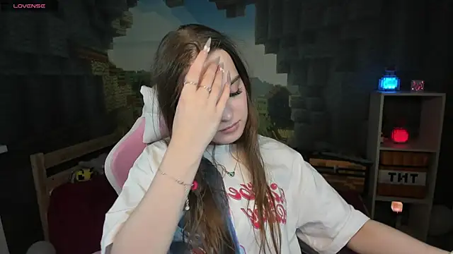 kaisajenner online show from April 2026 08:03:02 PM