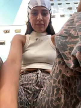 Sofiadelacruz online show from May 2026 10:04:01 PM