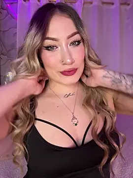 Snapshot of Lally_Valencia__ chatting on June 2026 05:33:02 AM Lally Valencia online show from June 2026 05:33:02 AM
