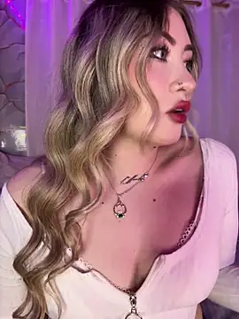 Snapshot of Lally_Valencia__ chatting on June 2026 05:28:01 AM Lally Valencia online show from June 2026 05:28:01 AM
