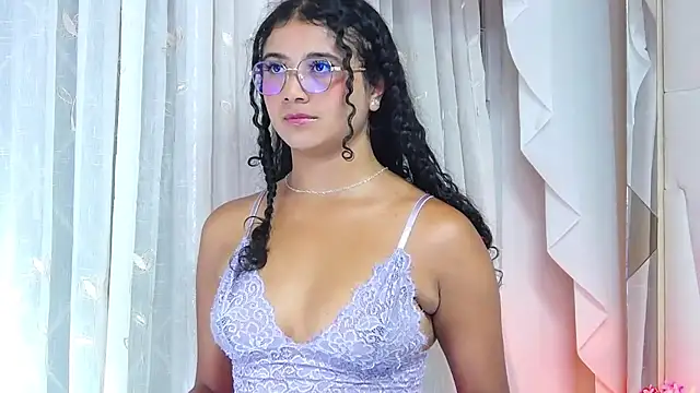 Snapshot of GinevraCarusso chatting on September 2025 04:17:01 PM GinevraCarusso online show from September 2025 04:17:01 PM