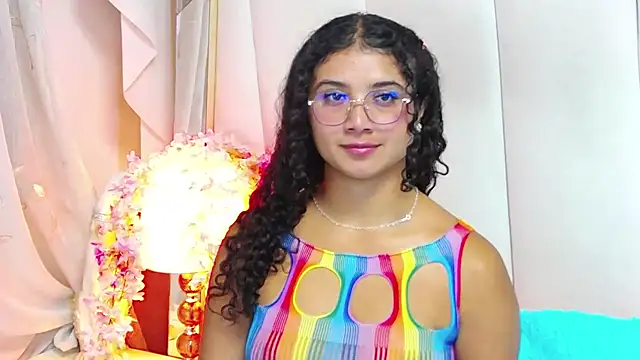 Snapshot of GinevraCarusso chatting on September 2025 06:19:02 PM GinevraCarusso online show from September 2025 06:19:02 PM