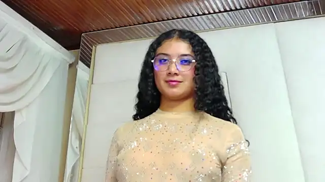 Snapshot of GinevraCarusso chatting on September 2025 06:18:02 PM GinevraCarusso online show from September 2025 06:18:02 PM