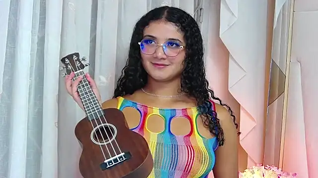 Snapshot of GinevraCarusso chatting on September 2025 07:08:02 PM GinevraCarusso online show from September 2025 07:08:02 PM