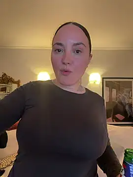 Orgasmille online show from April 2026 06:28:01 PM