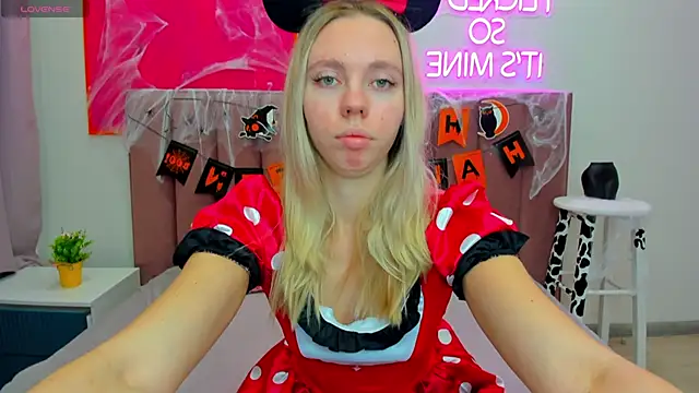 TessaAdorable online show from October 2025 01:35:01 AM