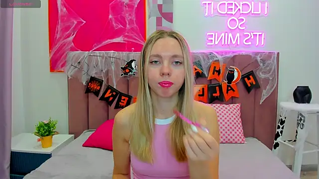 TessaAdorable online show from October 2025 01:31:01 AM