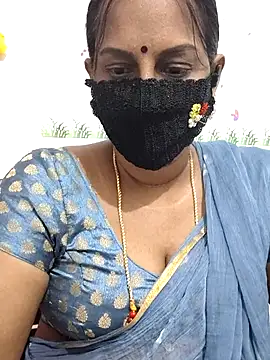 Snapshot of Tamil_Meera12 chatting on May 2026 05:18:01 PM Tamil Meera12 online show from May 2026 05:18:01 PM