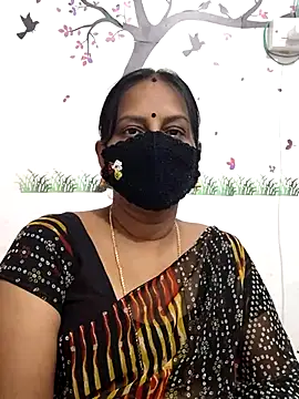 Snapshot of Tamil_Meera12 chatting on May 2026 05:29:01 PM Tamil Meera12 online show from May 2026 05:29:01 PM
