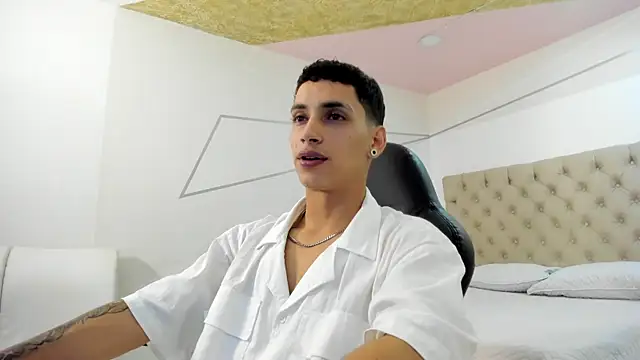 JhoanLeandro online show from September 2025 05:06:02 AM