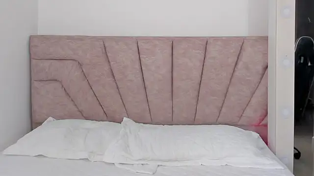 leahaltomm online show from October 2025 07:59:01 PM