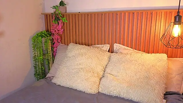 Snapshot of vicky_bass chatting on September 2025 07:48:02 PM vicky bass online show from September 2025 07:48:02 PM